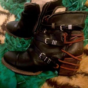 Size 10 Freebird CRUE!!